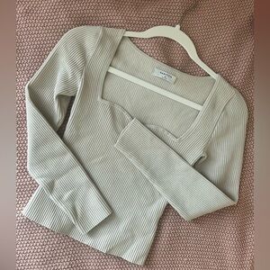 Babaton (Aritzia) Sculpt Knit Sweetheart Longsleeve Top in Matte Pearl, Size XS